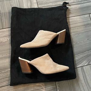 Rag & Bone Beha Light Sand Suede
Mules size 38.5/8.5 excellent condition!!!